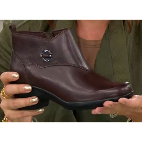 Clarks Women's Brown Malia Surf Ankle Boots in 7.5 Winter Travel Leather Booties - Picture 5 of 9